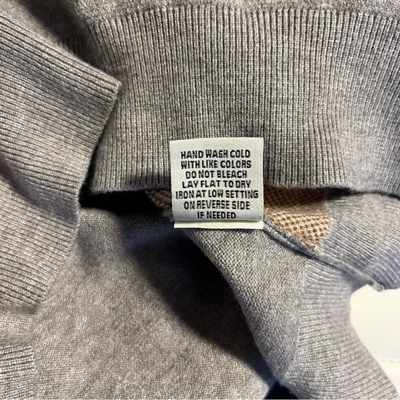 Faded Rose Gray Teddy Bear Sweater Size Medium - Picture 5 of 7